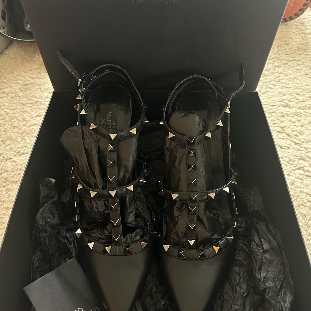 Valentino Garavani Noir Studded Women's Shoes - Picture 1 of 8